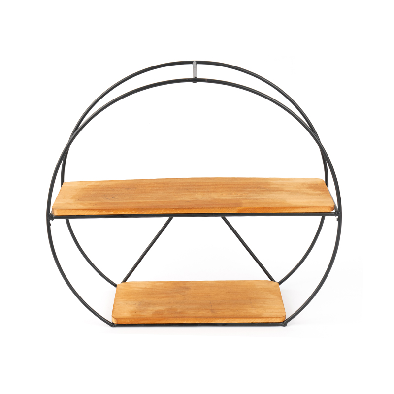 Zlatá nástěnná police a závěsný úložný koš do kuchyně